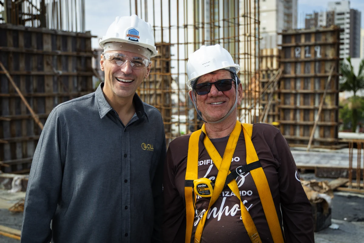 Sócio da CILL e colaborador no canteiro de obras, reforçando o cuidado com as pessoas